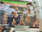 Robot serwujący hot dogi w sklepie