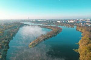 Widok rzeki Odry z drona, Wrocław