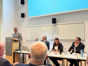 Konferencja z przemówieniem i panelem dyskusyjnym