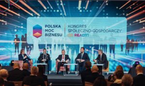 Panel dyskusyjny na kongresie społeczno-gospodarczym w Polsce.