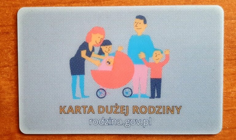 Karta Dużej Rodziny z ilustracją rodziny