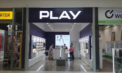 Sklep Play w centrum handlowym
