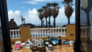 Taras w okupowanym hotelu na Teneryfie