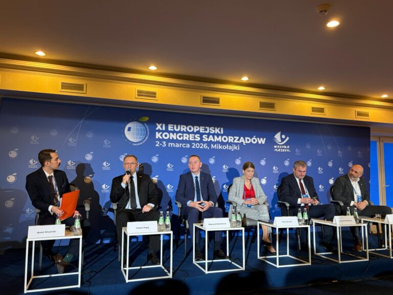 Paneliści na XI Europejskim Kongresie Samorządów, 2026.