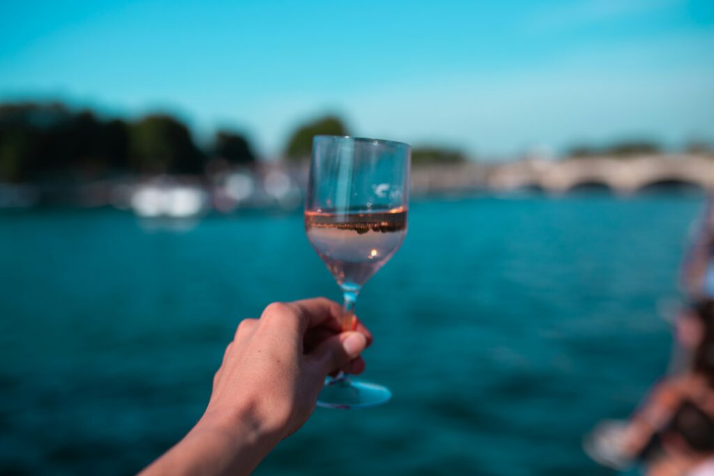 wino w paryżu