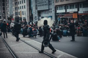 Demonstracja – co to znaczy, kiedy jest legalna i co naprawdę mówi frekwencja
