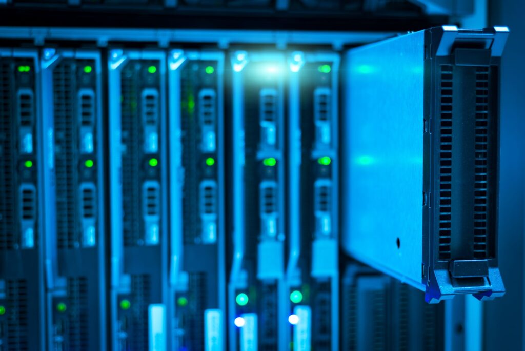 KNF ostrzega: zaawansowana AI w rękach cyberprzestępców zmusza sektor finansowy do rewizji strategii bezpieczeństwa