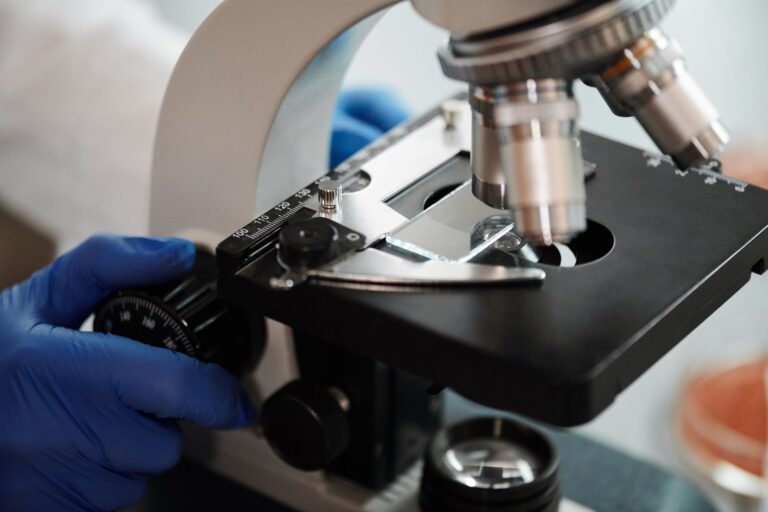 Nowotwór, rak, guz: co oznacza twoja diagnoza i o co zapytać lekarza
