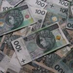 Sto złotych polskie banknoty